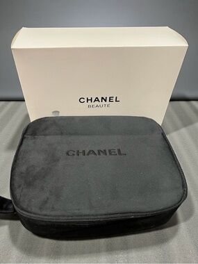 Chanel Black Women's Cosmetic Bag